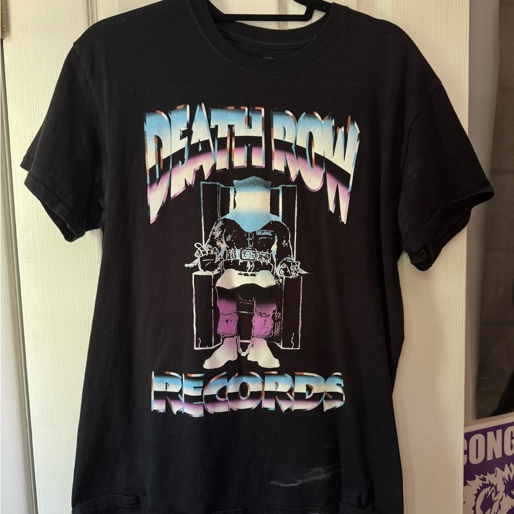graphic tee